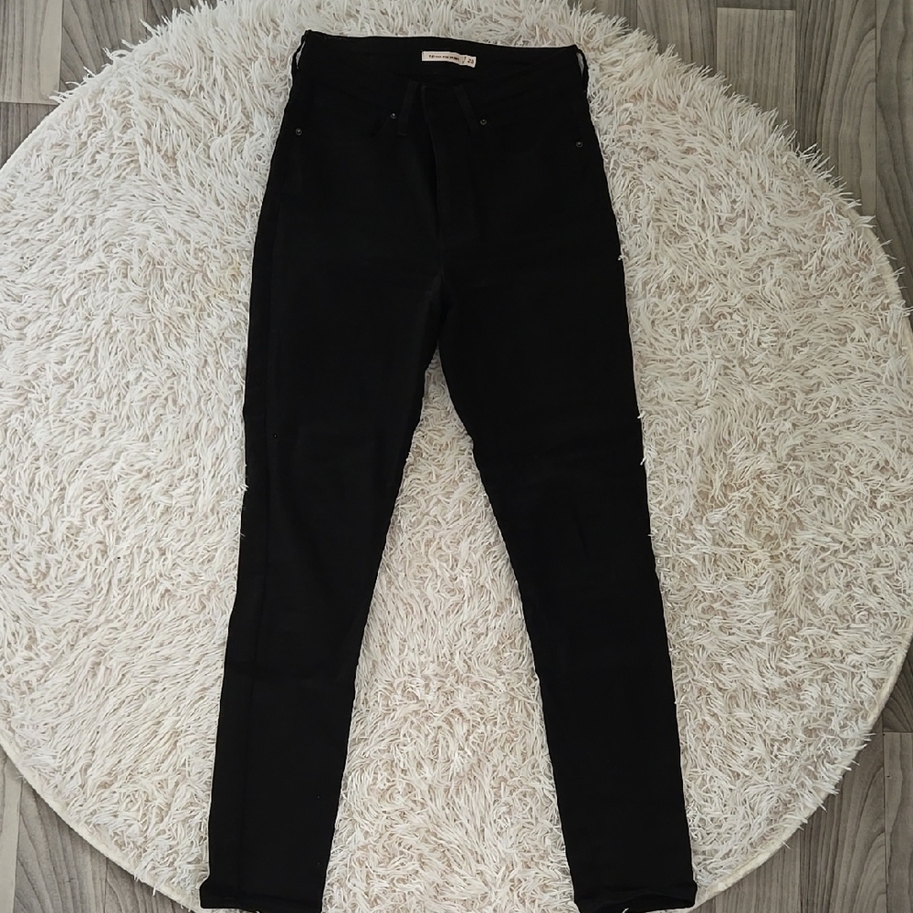 Levis 721 Highrise Skinny Jeans